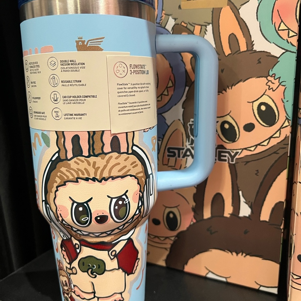 Stanley Cup blue Quencher H2.0 Tumbler with Design - Picture 2 of 2